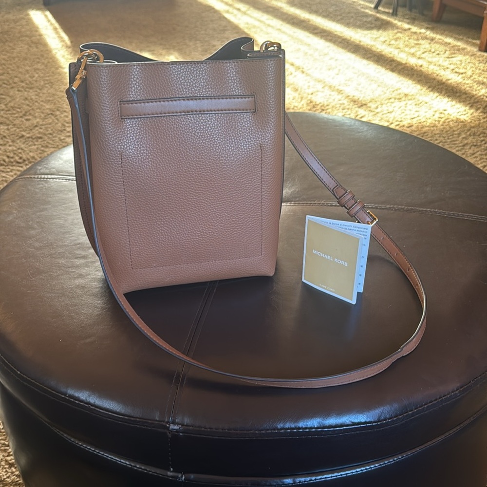 NWOT Michael Kors Emilia Bucket Crossbody Bag Brown - Picture 8 of 8